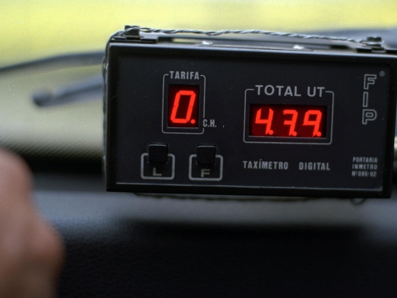 midia-indoor-wap-celular-transporte-taxi-taximetro-cobranca-tarifa-bandeirada-1285682147912_1024x768
