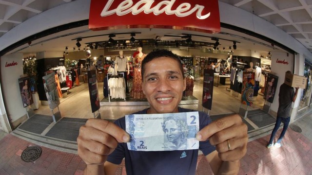 O motorista de caminhão Carlos André dobrou a oferta Foto: Márcio Alves