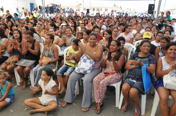 08-04-2016 Entrega de casa na Barra de São Miguel