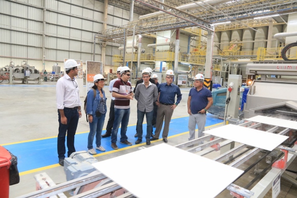 Sedetur -Empresários visitam fábrica Pointer