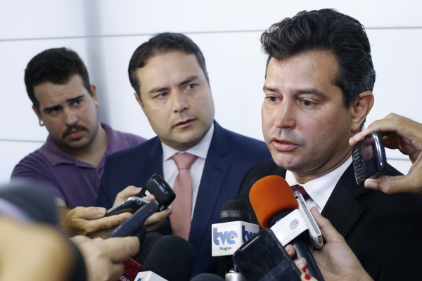 Governador Renan Filho apresentou ao ministro Maurício Quintella as obras consideradas prioritárias para o Estado. Fotos: Márcio Ferreira