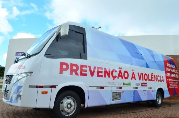 Qualquer pessoa pode entregar armas, munições e acessórios no ônibus de forma anônima. Divulgação