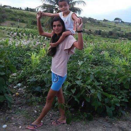 Josefa sonha ter uma casa própria. Segundo ela, é um desejo de toda a família, que vive de agricultura Foto: Facebook / Reprodução
