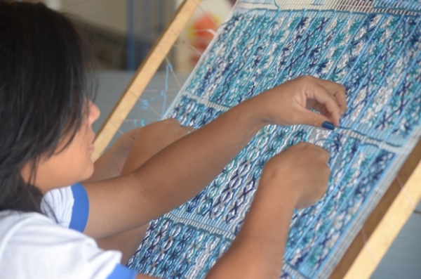 Obras de arte produzidas pelas reeducandas que transformam matéria-prima em arte na Fábrica de Artesanato fortalecerão as produções artísticas do Estado.