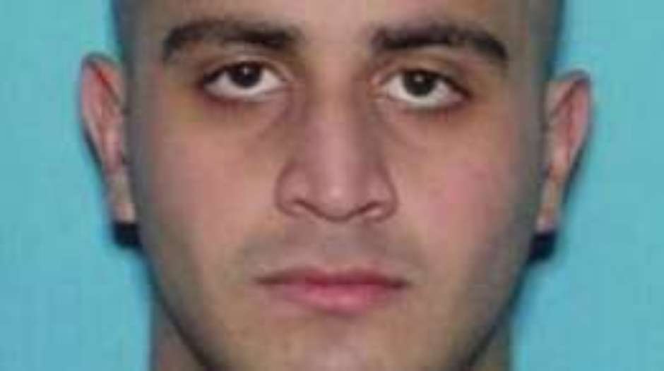 Suspeito do ataque foi identificado pela polícia como o americano Omar Mateen, filho de pais afegãos.