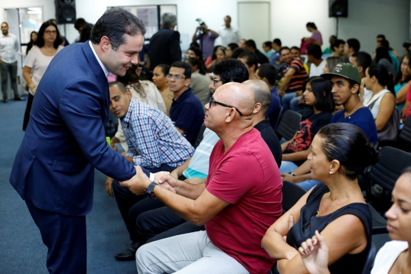 Governador Renan Filho dá as boas-vindas aos novos servidores públicos do Estado.