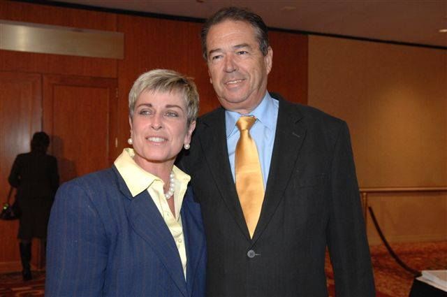 O jornalista com a mulher, a também repórter Leila Cordeiro
