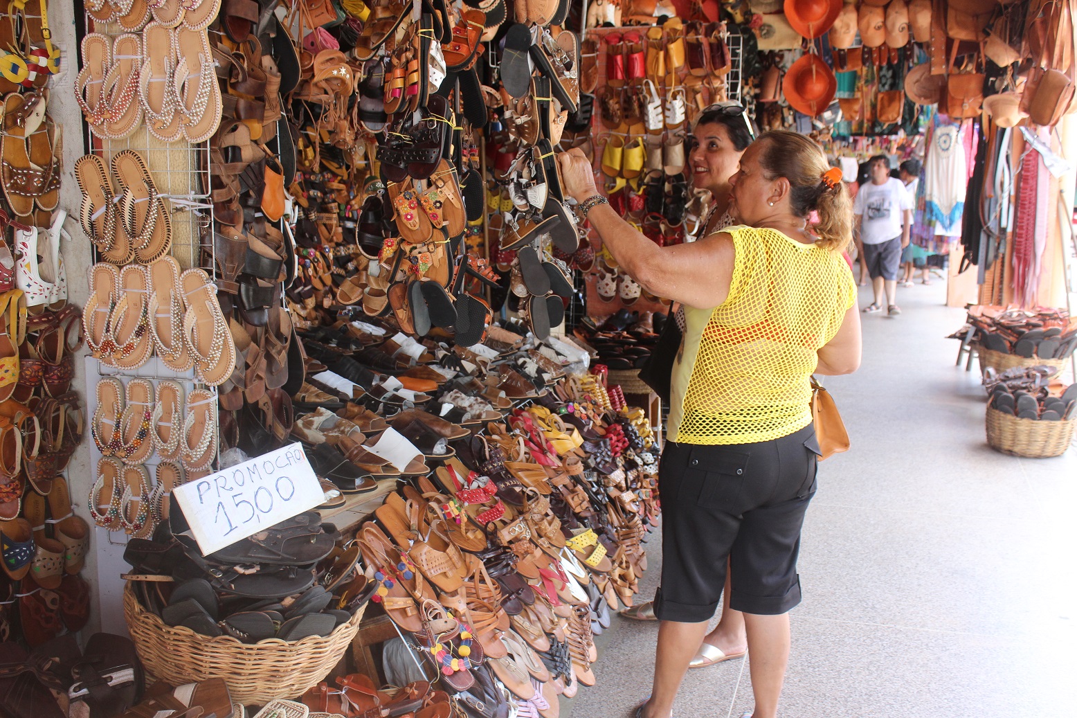 Turismo movimenta Mercado do Artesanato na Levada Repórter Maceió Aparador Antigo Restaurado ~ Turismo movimenta Mercado do Artesanato na Levada Repórter Maceió
