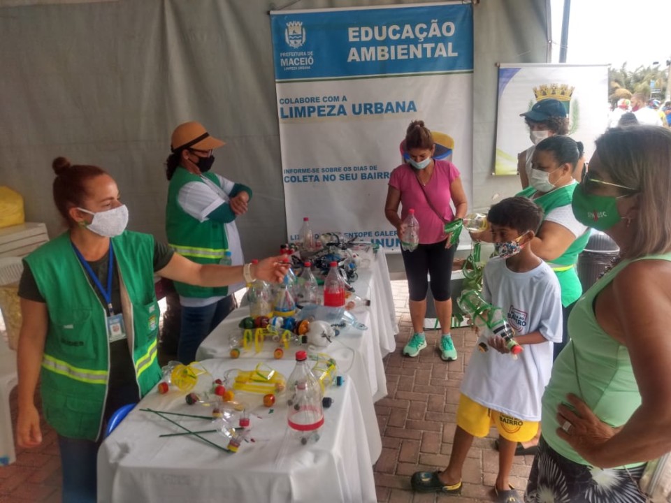 Educação ambiental leva orientações sobre cuidados com a natureza. Foto: Ascom Sudes