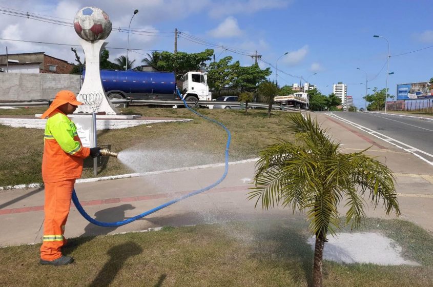 A água resultante do processo também está sendo utilizada, desde o final do mês de janeiro na irrigação de praças e limpeza urbana. Foto: Ascom Sudes
