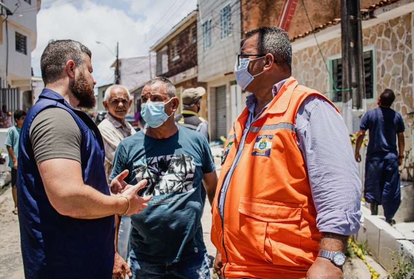 Equipes da Semscs e da Defesa Civil trabalharam em conjunto. Foto: Matheus Alves/Ascom Semscs