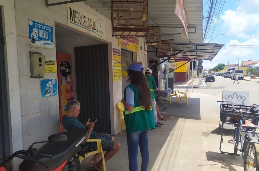 Educadores orientaram os cidadãos sobre o uso correto e a preservação do equipamento. Foto: Ascom Sudes