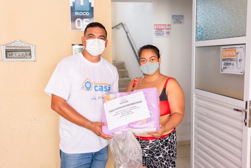 Programa Remédio em Casa garante comodidade a pessoas com dificuldade de locomoção. Fotos: Bruno Wesley / Ascom SMS
