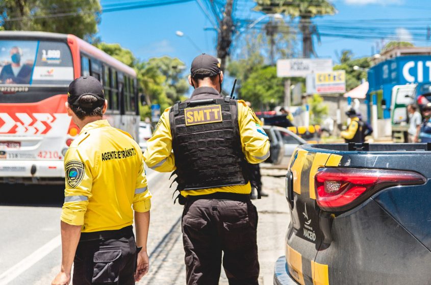 Ação foi realizada na Av. Durval de Góes Monteiro. Foto: Joyce Juliana