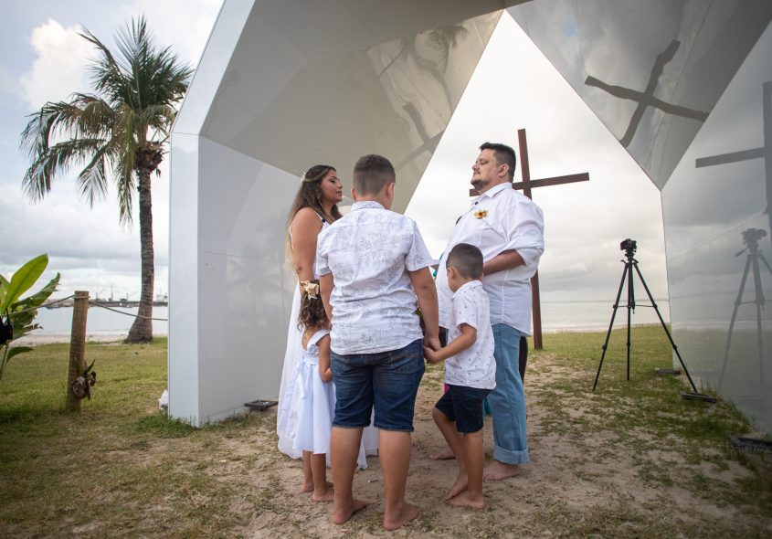 Desse amor, vieram o Yuri, o Noah e a Clara, os filhos do casal. Foto: Célio Júnior / Secom Maceió