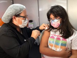 Crianças que tomaram Coronavac e completaram 28 dias da primeira dose já podem tomar a segunda e completar o calendário de vacinação. Foto: Secom Maceió