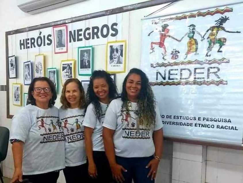 Técnica do NEDER, Denise Rocha (primeira à dir.). Foto: Cortesia