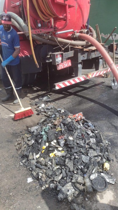 Lixo removido em um ponto obstruído. Foto: Ascom Seminfra