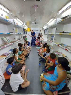 Espaço interno do Biblioteca Móvel Maceió. Foto: Ascom Semed