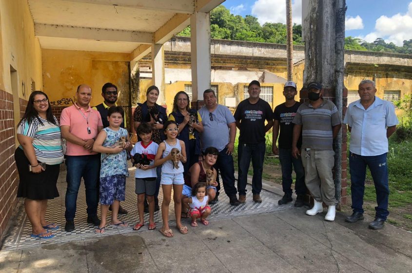 Gabinete da Causa Animal e UVZ fazem ação conjunta no bairro Fernão Velho. Foto: Ascom GGI Causa Animal