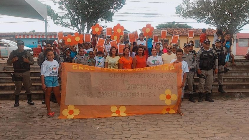 Ação contou também com a participação da Base Comunitária da Polícia Militar do Selma Bandeira, associações e a Banda do Ronda no Bairro. Foto: Cras Selma Bandeira