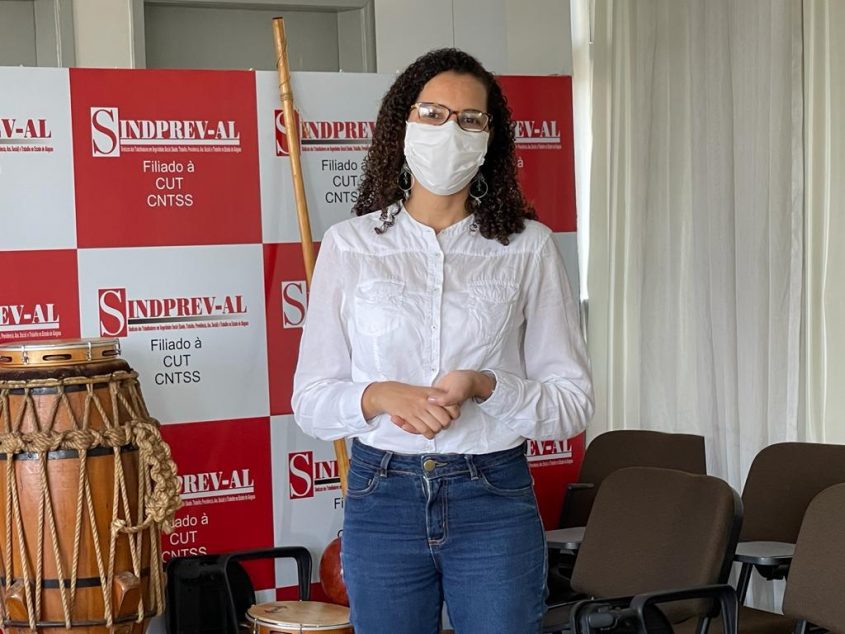 Professora e pesquisadora da Fiocruz, Ana Carolina Cavaletti destacou olhar diferenciado aos cuidadores. Foto: Ascom SMS