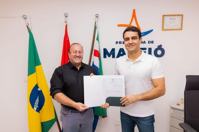 Termo de adesão possibilitará cursos para os servidores públicos de Maceió. Edvan Ferreira/Secom Maceió