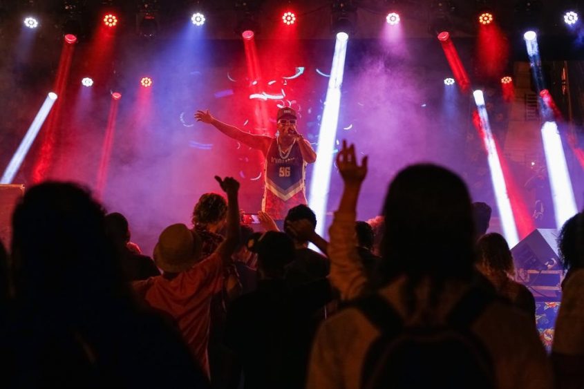 Bandas Tequilla Bomb, Favela Soul e Alex NSC se apresentaram na Praça Dois Leões. Foto: Alisson Frazão/Secom Maceió