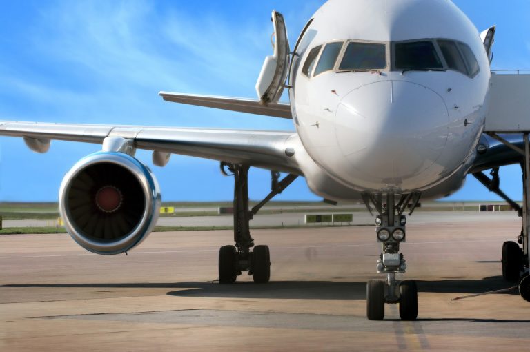 avião - aviação civil - aeroporto