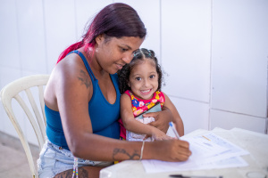 Lucineide vai priorizar atender as necessidades dos filhos com o valor recebido / Foto: Célio Júnior