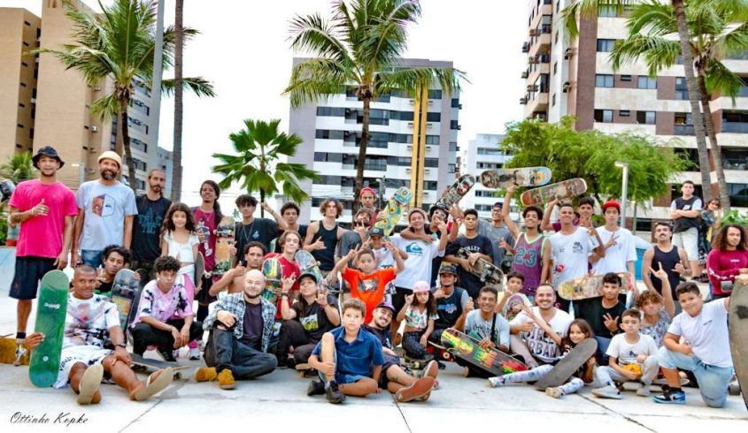 Pose para fotos da galera skatista de Maceió. Foto: Portal Kelly Lopes (Cortesia)