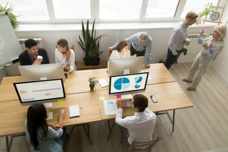 Trabalho - geral - mercado emprego trabalhadores executivos startups empresas