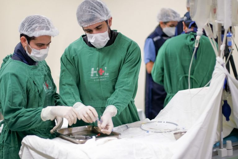 Saúde - médicos - hospitais - cirurgia - centro cirúrgico - sala de cirurgia - médico