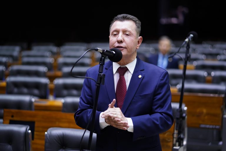 Sessão Deliberativa. Dep. José Nelto(PP - GO)