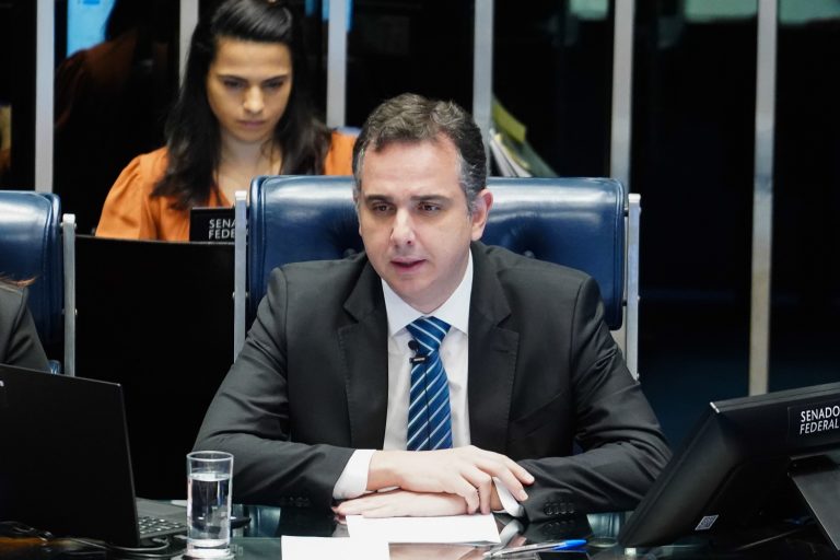 senador rodrigo pacheco