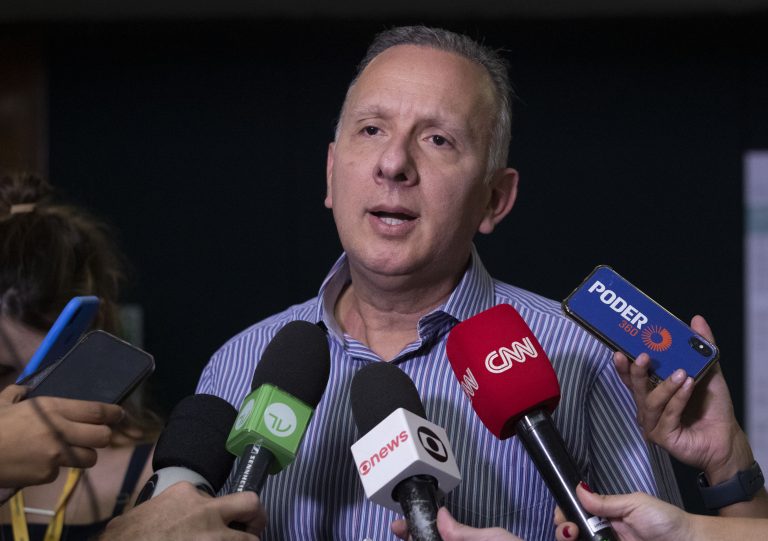 O deputado Aguinaldo Ribeiro (PP-PB) participa de coletiva de imprensa sobre proposta da reforma tributária.