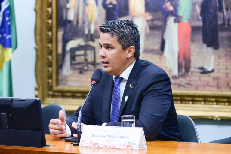Deputado Diego Garcia (Republicanos-PR) em reunião da Comissão de Constituição e Justiça