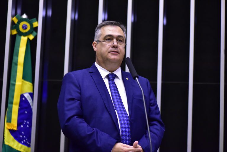 Deputado Beto Preto (PSD-PR) no Plenário da Câmara