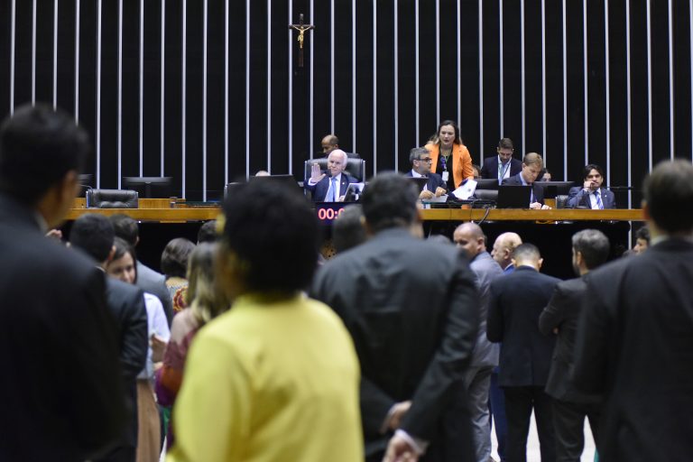 Sessão para a votação de propostas legislativas