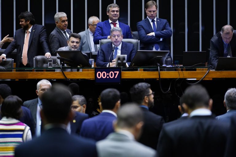 Sessão para a votação de propostas legislativas