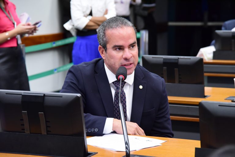 Discussão e Deliberação de Requerimentos. Dep. Fred Linhares (REPUBLICANOS - DF)