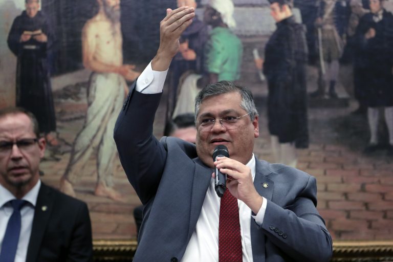 Ministro Flávio Dino fala na CCJ