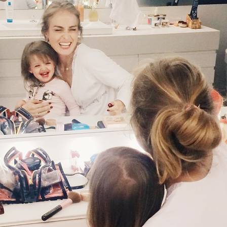 Angélica e a caçula Eva, de 3 anos. Foto: Reprodução / Instagram