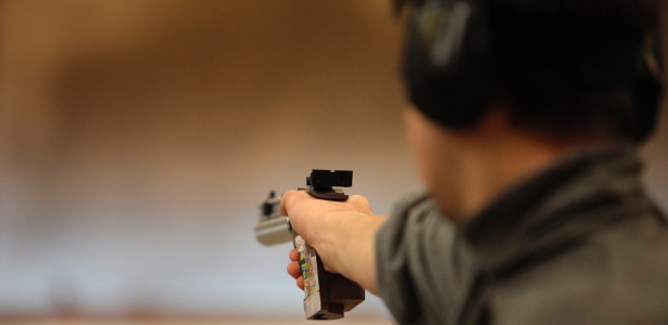 19jun2016---imagem-ilustrativa---treinamento-de-tiro-armas-de-fogo-pistola-1466340389967_615x300