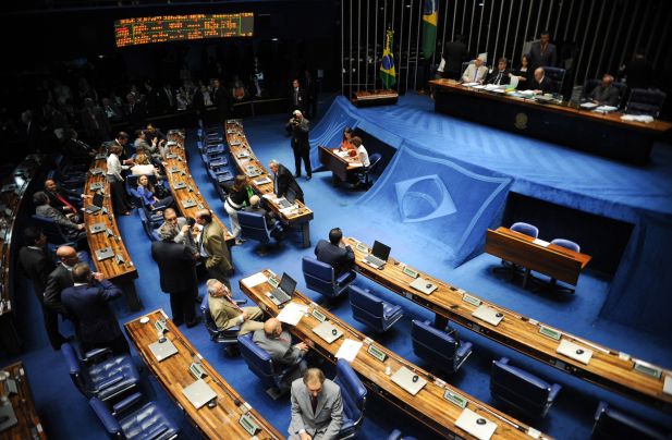 Senado-aprova-projeto-que-considera-corrupcao-crime-hediondo