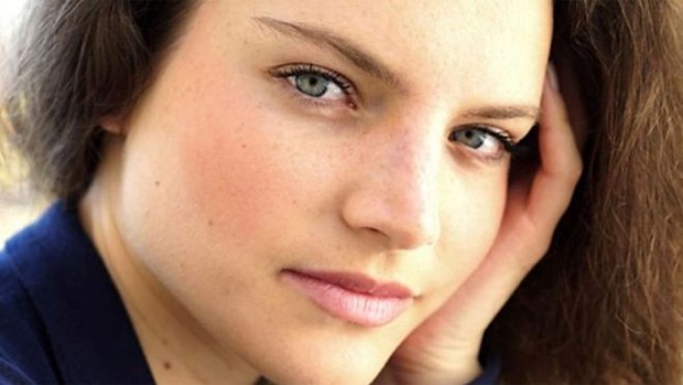 Victorie Dauxerre lançou livro em que conta sua experiência.