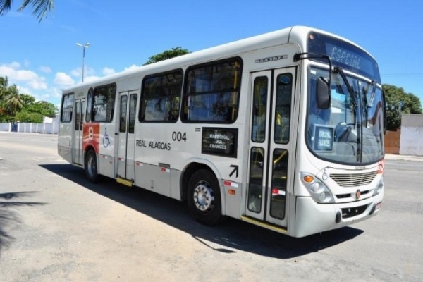 Antes operadas pela Real Alagoas, as 11 linhas passam a ser exploradas, em caráter emergencial, por duas novas empresas.