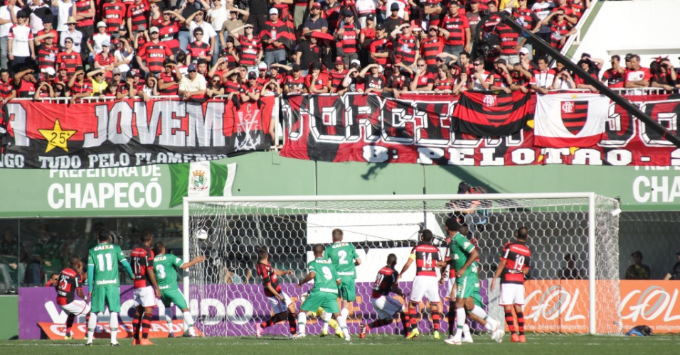 chapecoense-abre-o-placar-contra-o-flamengo-pelo-brasileirao-1407098384971_956x500