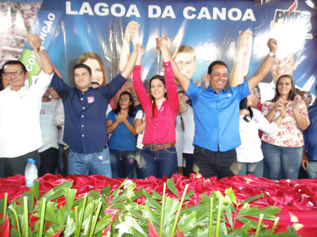 fabiana na lagoa da canoa com jair