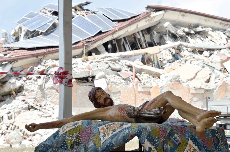 imagens-do-dia-terremoto-italia-20160830-004